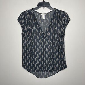 H&M Top Womens 4 Giraffe Print Cap Sleeve V-Neck Gray Blouse Lightweight